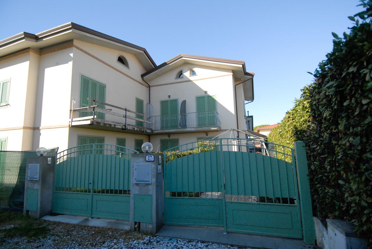 Forte 25 Forte dei Marmi Luaran gambar
